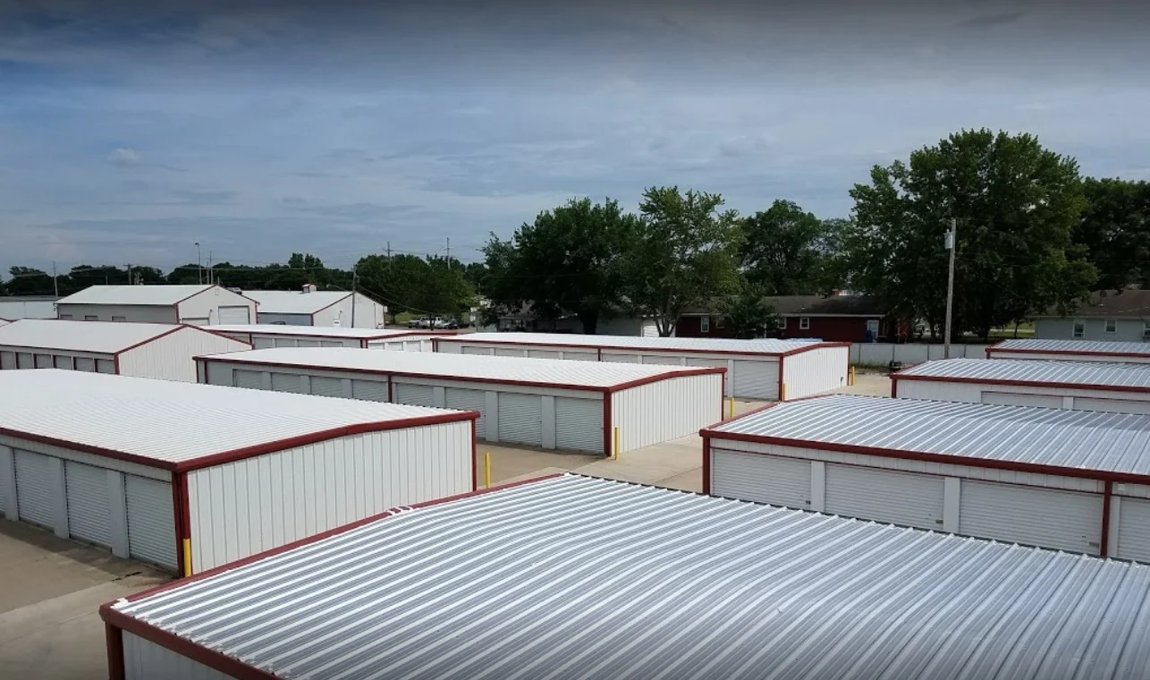 Outback Storage 1098 E. Santa Fe Gardner, KS 66030